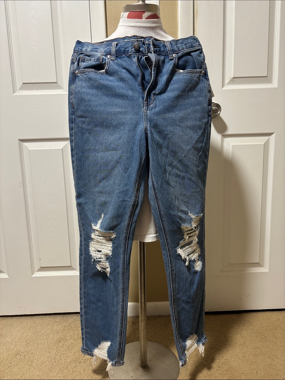 American Eagle Outfitters Blue Distressed Boyfriend Jeans